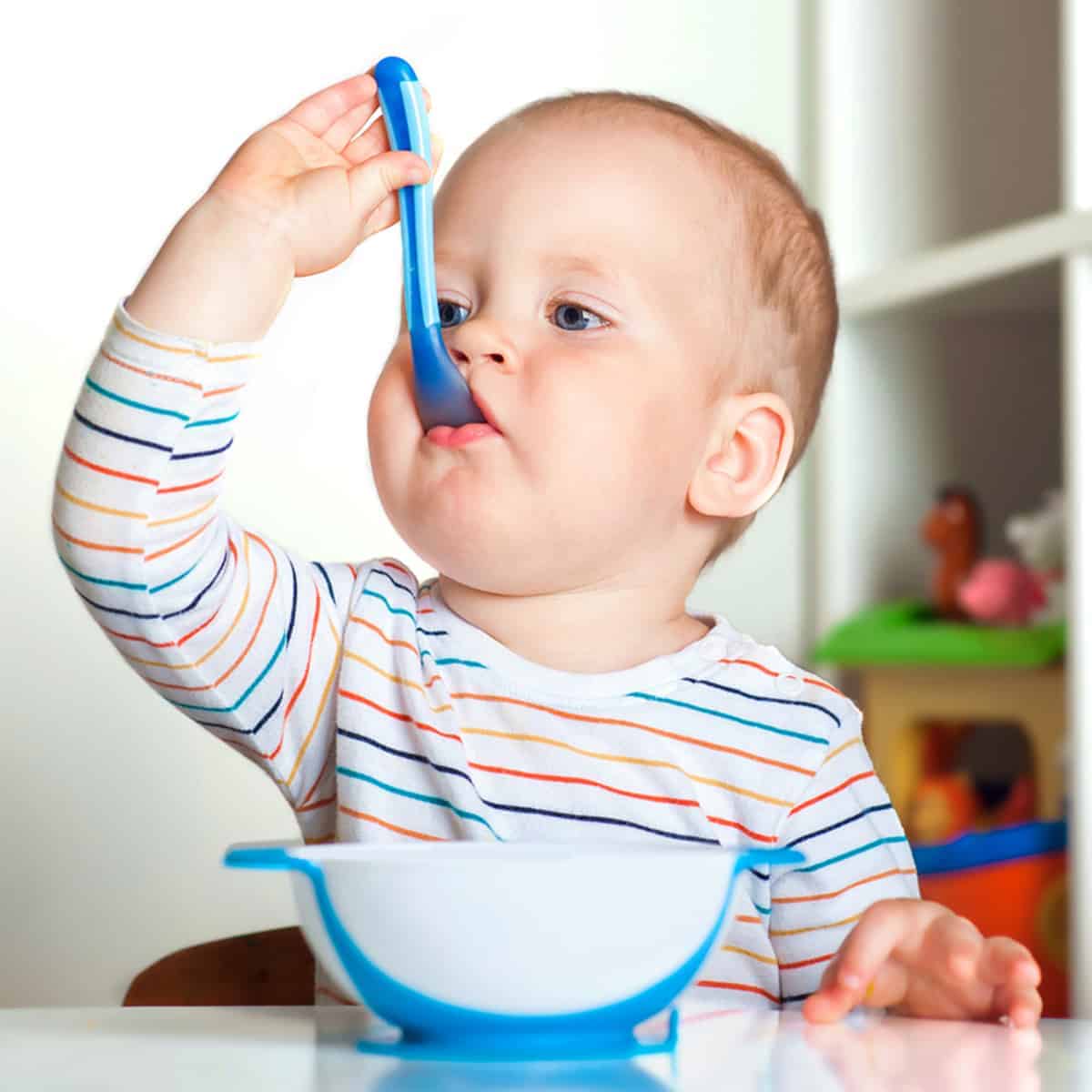 Easy Tricks to Teach Kids to Feed Themselves