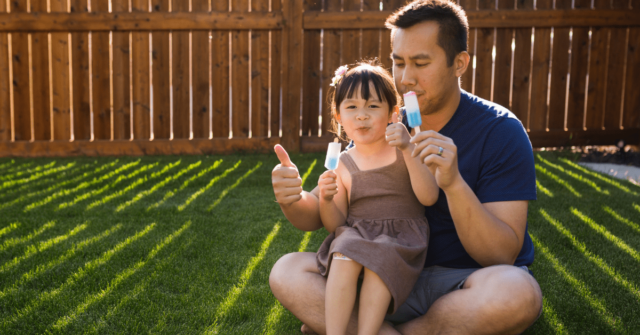 Tons of oral motor exercises for toddlers and kids that can easily and naturally be used in the home. Plus, get a free downloadable PDF! 