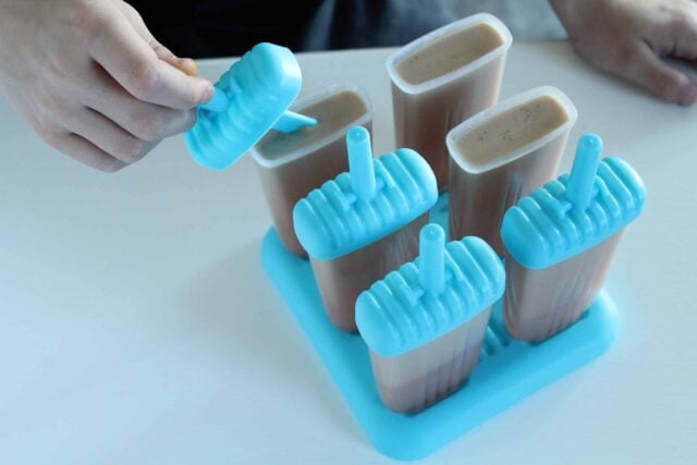 Soothing popsicles for sore throat made easily in a few minutes, with only 2 ingredients! And, they boost your immune system too.