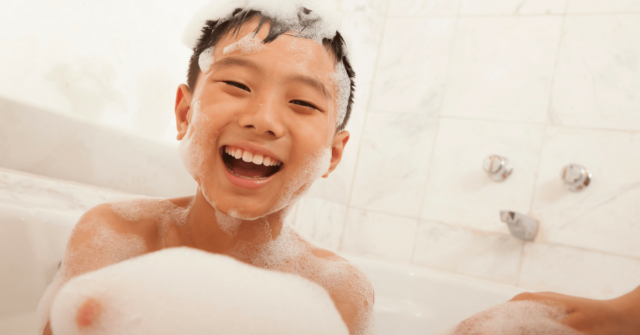 Do you dread washing your kid's hair because they hate it so much and often throw a total fit at any attempt to do so? Check out these simple solutions while understanding why the heck they can't stand it anyways.