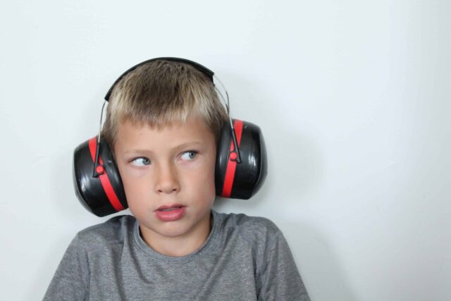 Learn how to help a child sensitive to noise, whether it's loud noise or other sounds with these 5 simple steps!