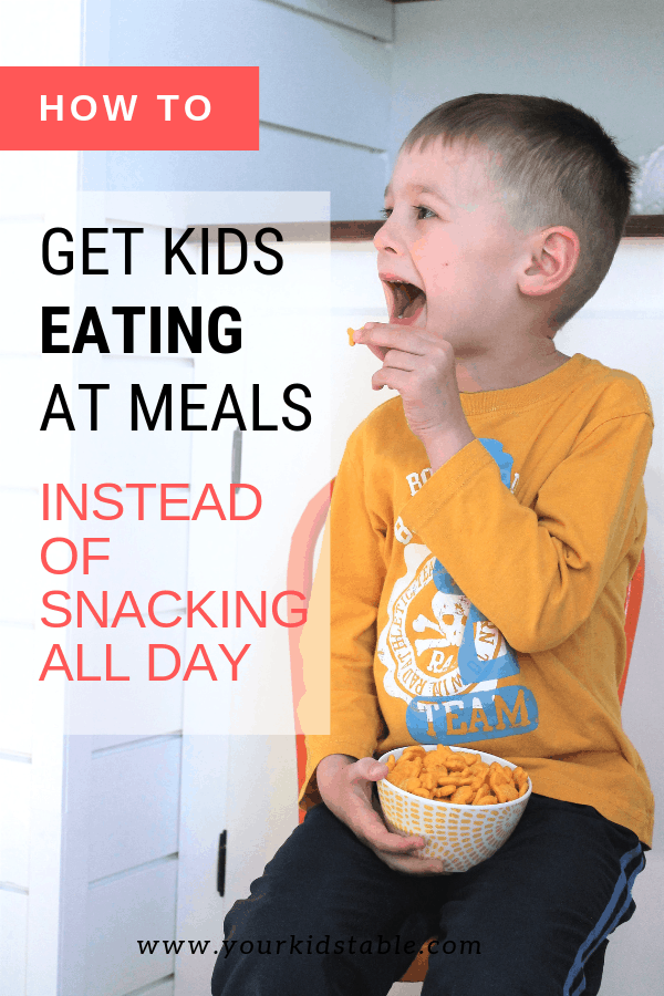 Wish your kid ate less snacks and more at meals? Learn how to help them with these 8 steps that will have your kid hopping into their chair and staying out of the crackers in no time! #stopsnacking #stopsnackingtips #endgrazing #mealsnotsnacks