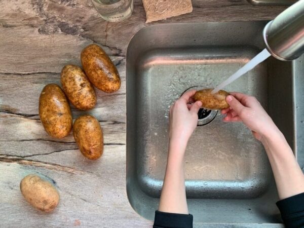 Yummy baked potato skins that your whole family will love, even picky eaters. Simple and nutritious as a side dish or appetizer! Print out the recipe...