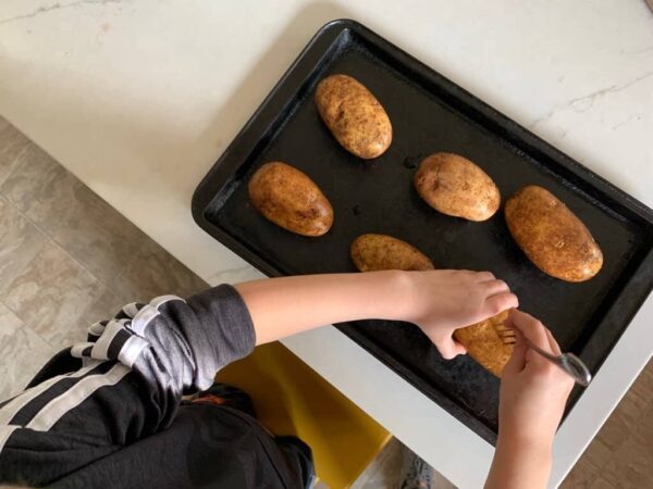 Yummy baked potato skins that your whole family will love, even picky eaters. Simple and nutritious as a side dish or appetizer! Print out the recipe...