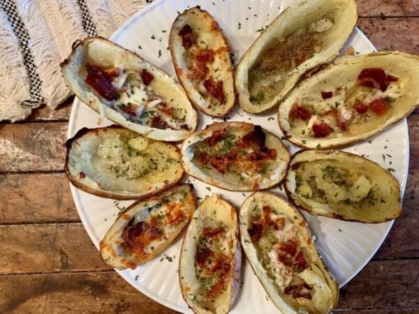 Yummy baked potato skins that your whole family will love, even picky eaters. Simple and nutritious as a side dish or appetizer! Print out the recipe...