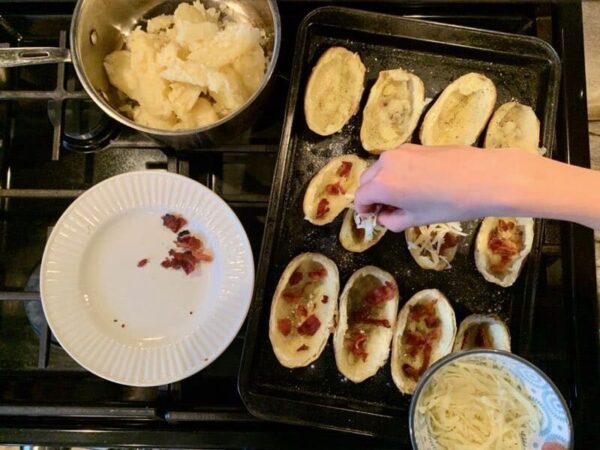 Yummy baked potato skins that your whole family will love, even picky eaters. Simple and nutritious as a side dish or appetizer! Print out the recipe...