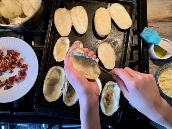 Yummy baked potato skins that your whole family will love, even picky eaters. Simple and nutritious as a side dish or appetizer! Print out the recipe...