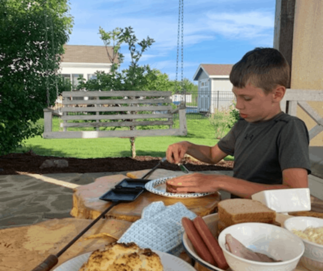 Snag these 3 easy and fun dinner ideas to use with your family on a summer day for dinner. They're clever and may just have your child reaching to try a new food. Affiliate links used below.