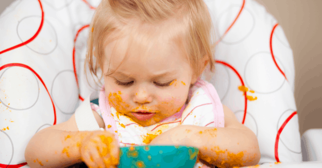 Ottieni idee facili e veloci per un piano alimentare sano per bambini di 1 anno, bambini e neonati che stanno imparando a mangiare cibi da tavola! 7 giorni di idee per colazione, pranzo e cena.