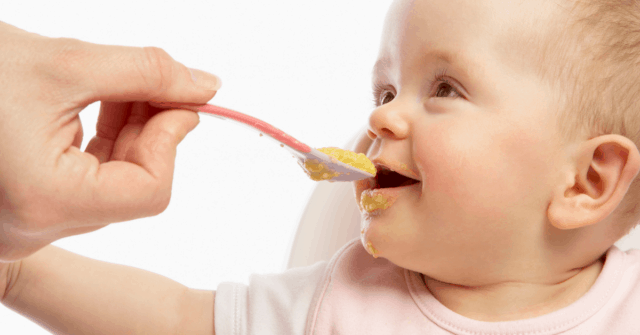 Krijg snel en gemakkelijk ideeën voor een gezond maaltijdplan voor 1-jarigen, peuters en baby's die tafelvoeding leren eten! 7 dagen lang ideeën voor ontbijt, lunch en avondeten.