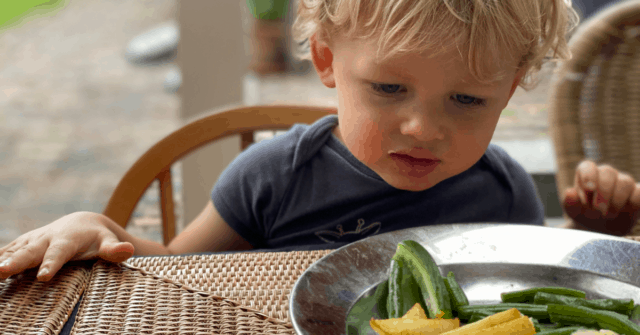 Does your kid claim to "not like" many foods? Don't miss exactly what to say the next time they declare they don't like a food, it will totally turn the tables on them and even leave them open to trying a new food!