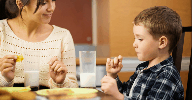 Does your kid claim to "not like" many foods? Don't miss exactly what to say the next time they declare they don't like a food, it will totally turn the tables on them and even leave them open to trying a new food!