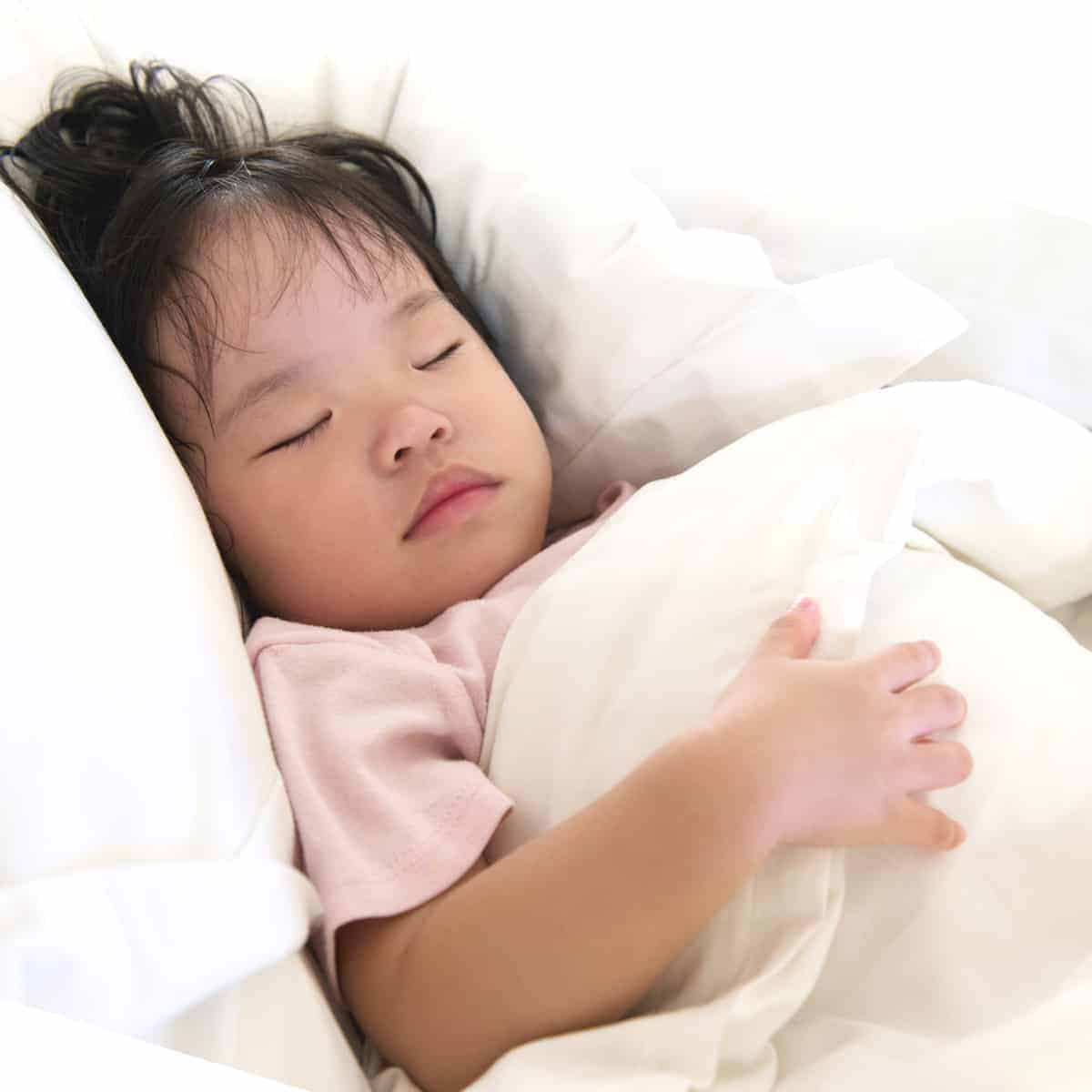 7 Weighted Blankets to Help Kids Sleep and Relax in 2024!