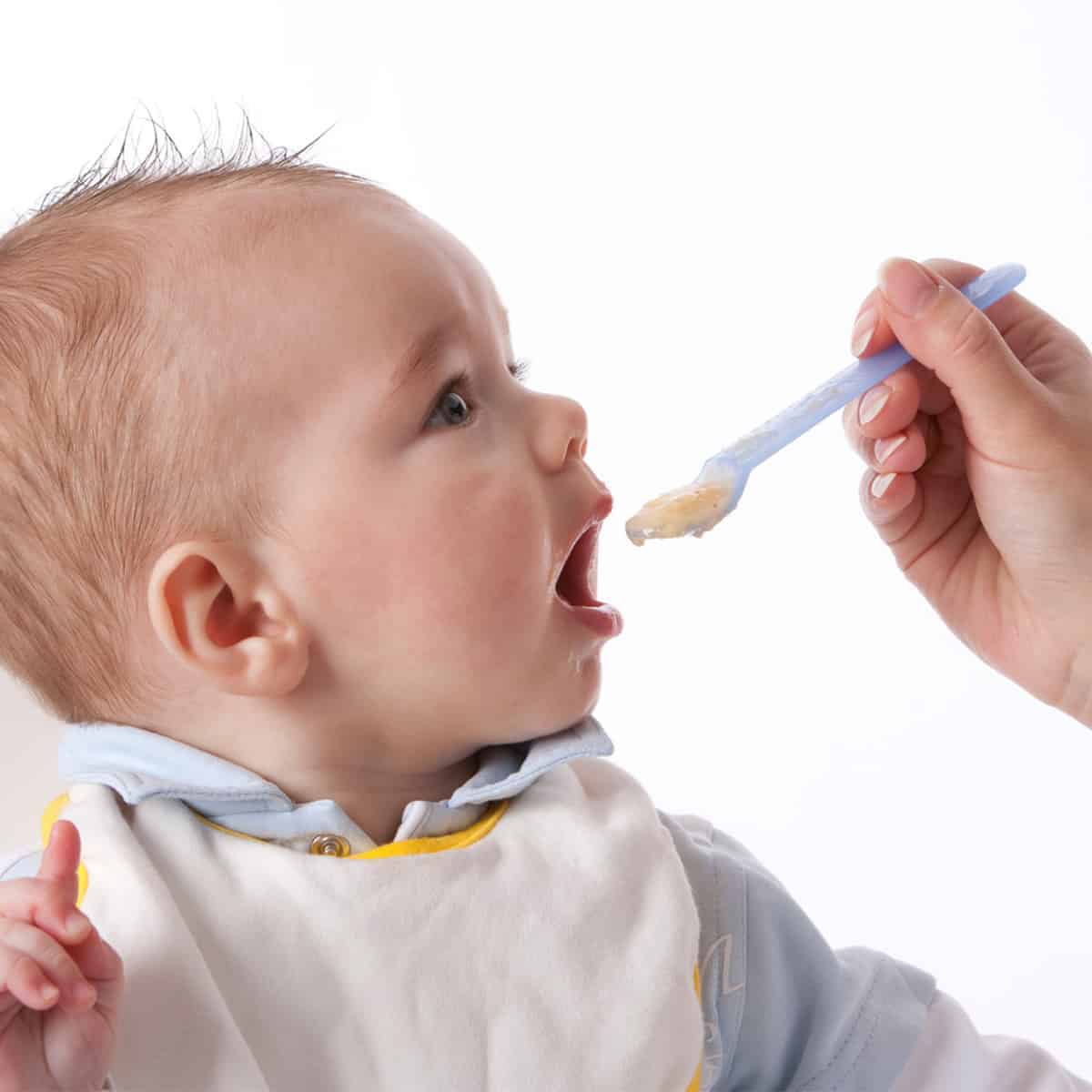 How to Spoon Feed Baby the Right Way! 
